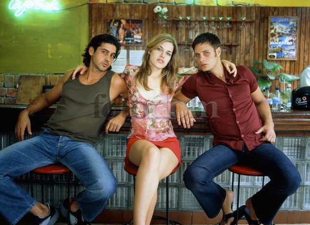 Երբ աղջիկը զգացմունք է ունենում միաժամանակ երկու տղայի հանդեպ...