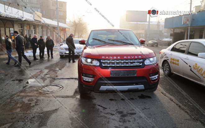 Երևանում Range Rover-ով վթարի է ենթարկվել ԴԱՀԿ նախկին պետ Միհրան Պողոսյանի կինը․ նրան վթարի վայրից տարել է ամուսինը․ shamshyan.com